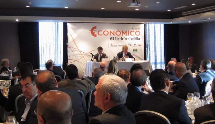 Ramón Tamames Participa En El Foro Económico De El Norte De Castilla