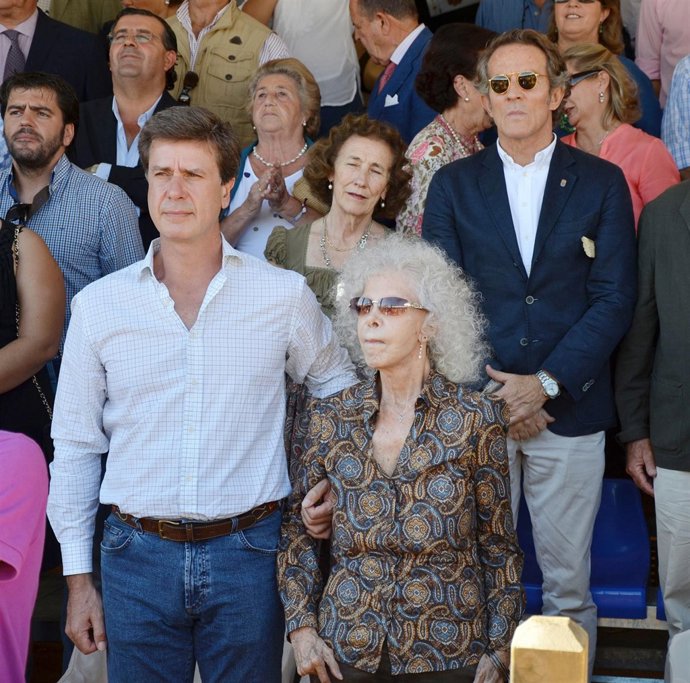 Los Duques de Alba con Cayetano, Duque de Salvatierra