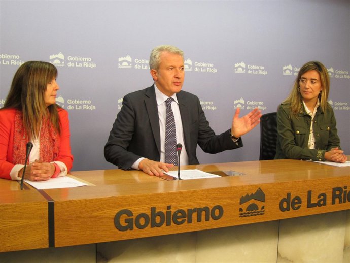 Del Río, Maiso y Pilar Calvo, explican convenio mediación