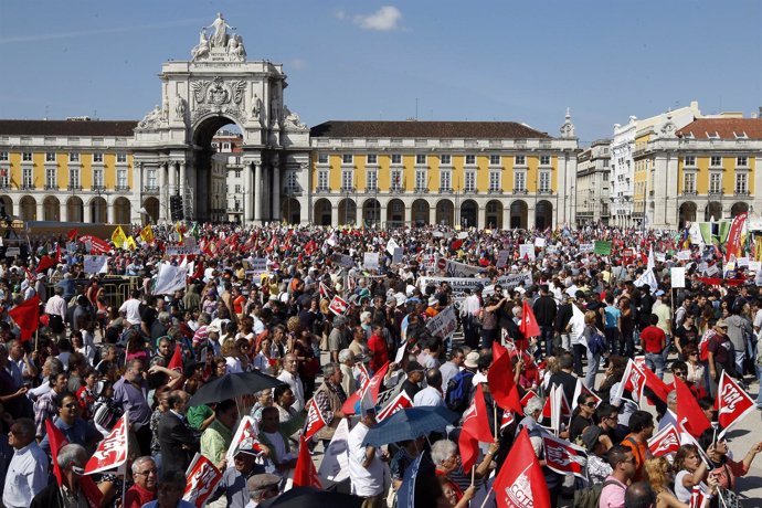 Una de las mayores manifestaciones contra los recortes en Lisboa