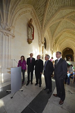 Claustro de la Catedral de Burgos tras su restauración