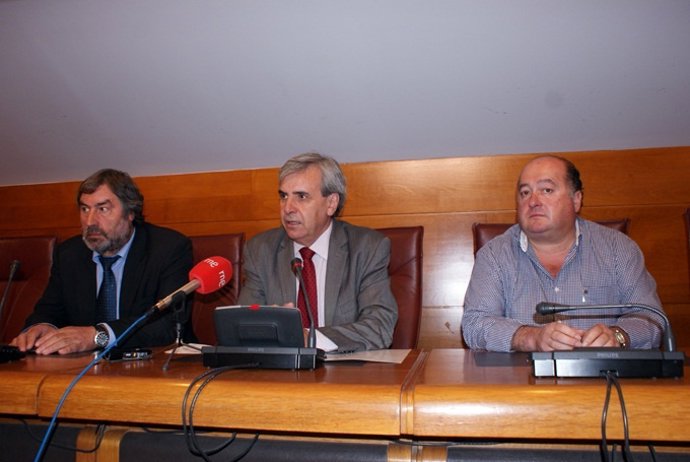 De la Sierra con los alcaldes de Valderredible y Villacarriedo