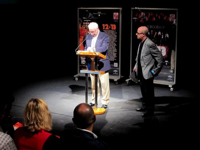 Luciano Alonso presenta la programación 2012/2013 del Teatro Central