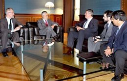 Griñán y Ávila durante la reunión con el presidente de Renault España