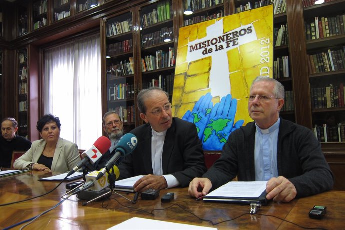 Anastasio Gil García en rueda de prensa por el Día del Domund