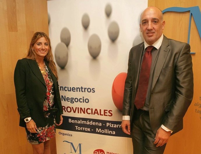 Ana Mata y el presidente de AJE Málaga