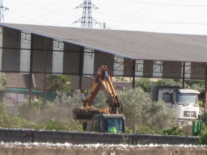 Excavadora En La Finca De Las Quemadillas De Bretón