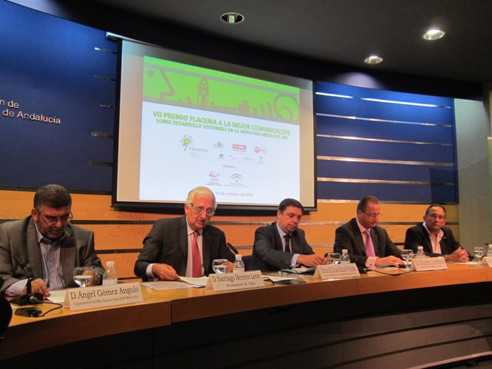 Presidente de CEA, Santiago Herrero, y el consejero de Agricultura, Luis Planas