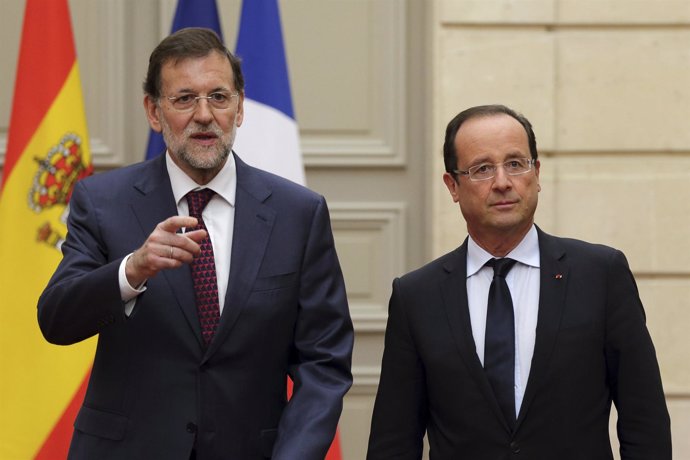 El presidente del Gobierno, Mariano Rajoy, y el presidente francés, François Hol