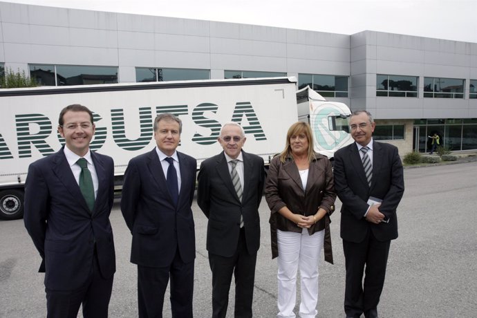 El consejero de Industria, Eduardo Arasti, visita Transportes Margutsa