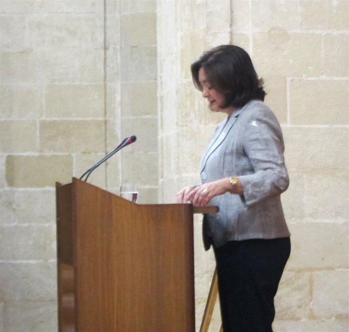 La Consejera De Educación, Mar Moreno, En El Pleno Del Parlamento