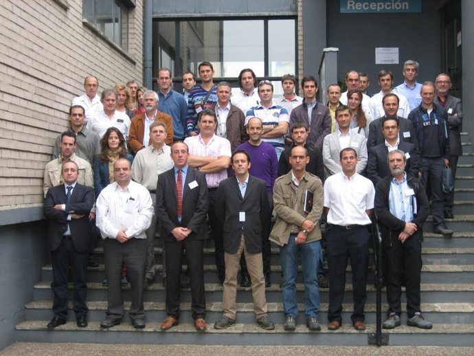 Visita de responsables de empresas del sector de la automoción a Kybse