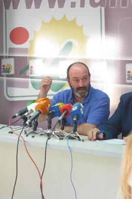 El coordinador provincial de IULV-CA de Huelva, Pedro Jiménez.