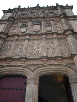 Fachada De La Universidad De Salamanca       