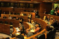 Todos los grupos parlamentarios, salvo IU, aprueban una propuesta contra consultas de autodeterminación