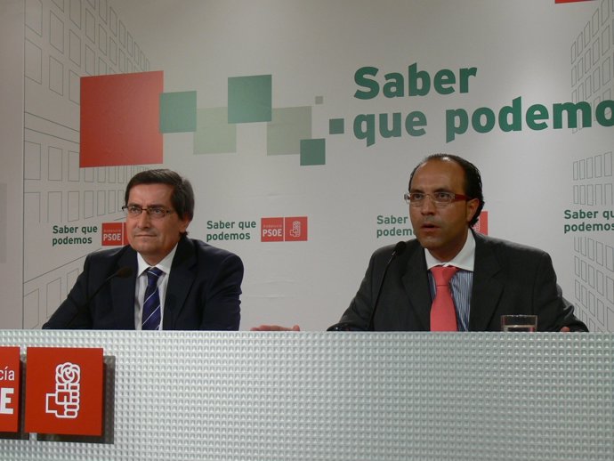 2 N.P. PSOE Nuevas Irregularidades Contratación Obras, Denuncia Tomadura De Pelo