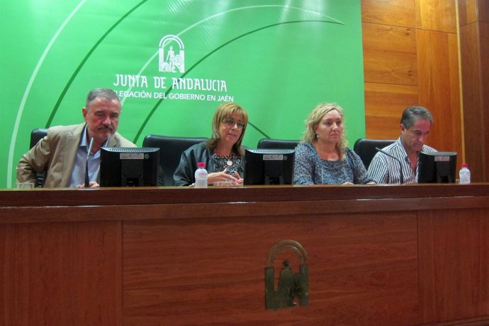 Naranjo (i), junto a Gálvez, Gutiérrez y Valdivia en la rueda de prensa.
