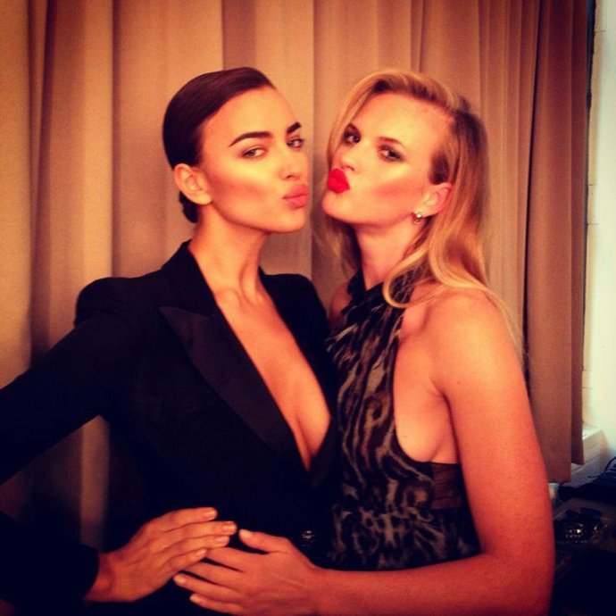 Irina Shayk y Anne Vyalitsyna presumen de escote 