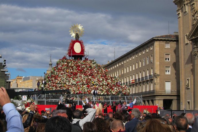 Ofrenda de Flores a la Virgen del Pilar 2012