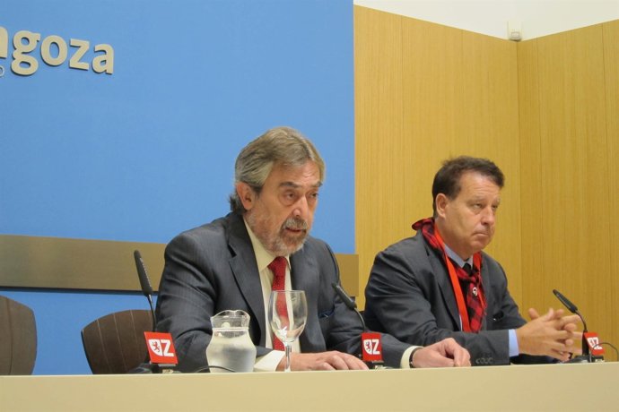 Alcalde de Zaragoza, Juan Alberto Belloch, y consejero de Cultura, J. Blasco