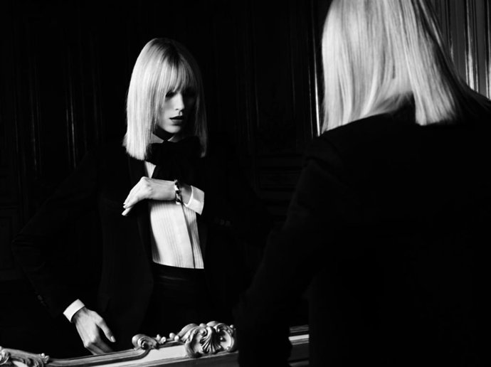 Anja Rubik en la nueva página web de Yves Saint Laurent 