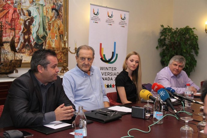 Aurelio Ureña, Clode Louis Gallien y Eric Saintrond, en rueda de prensa