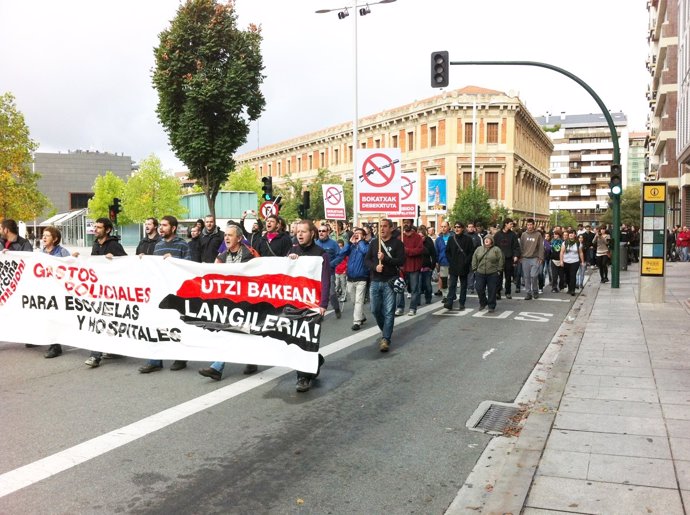 Manifestación en Pamplona contra la actuación policial en la huelga del 26-S.