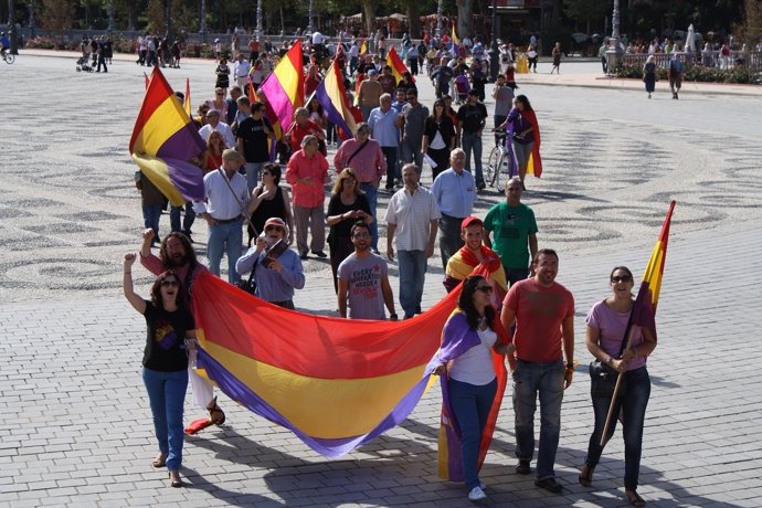Acto de reivindicación de la República en la Plaza de España