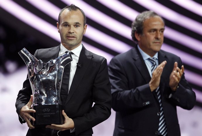Iniesta, 'Mejor Jugador' de la UEFA de la temporada 2011/12
