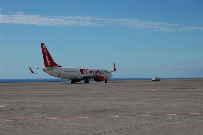Primera llegada del vuelo de la compañía Corendon Dutch Airlines