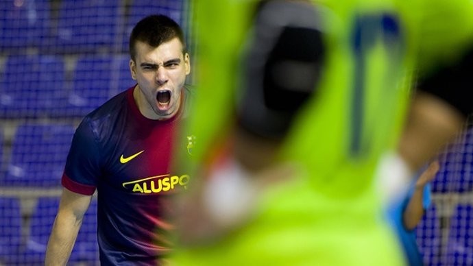 Sergio Lozano celebra un gol