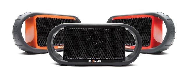 Un altavoz bluetooth que puede sumergirse en el agua