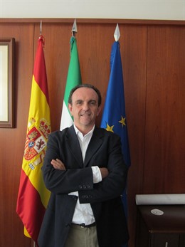 El consejero de Turismo y Comercio, Rafael Rodríguez