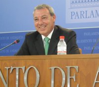 PSOE-A exige a Zoido que diga si percibe ingresos por el Ayuntamiento de Sevilla y el PP-A, además de por el Parlamento