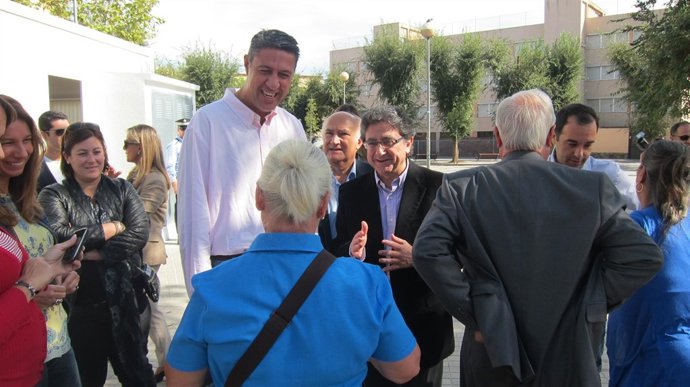 Enric Millo y Xavier Garcia Albiol visitan Badalona (PP)