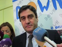 Echániz confía en que otros sindicatos y otros colectivos se unan al acuerdo alcanzado con los médicos