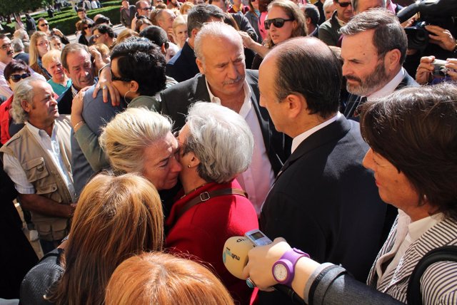 Lillo, Robles y Gálvez en la concentración por la muerte de la ubetense