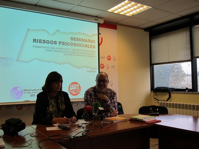 Marisa Rufino y Carlos Bellas, de UGT,presentan informe de riesgos psicosociales