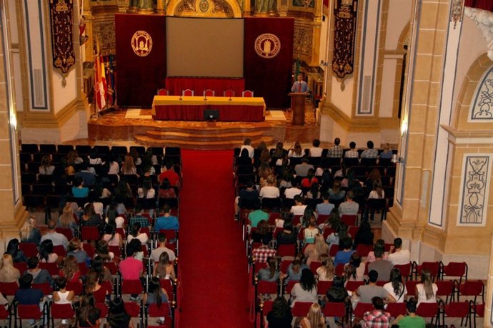Estudiantes de primer curso de la UCAM inician este lunes 