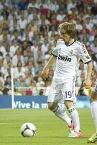 Fútbol.- Mourinho: "Modric es un niño al que hay dejar crecer dentro del equipo"