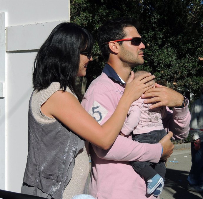 Irene Villa, su marido y su niño