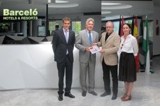 Entrega placa Chinese Friendly al Hotel Barceló Renacimiento