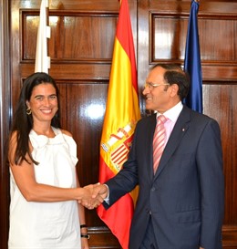 Delegada del Gobierno en Canarias y cónsul de Marruecos