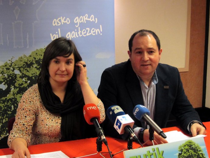 Maribi Ugarteburu y Pernando Barrena.