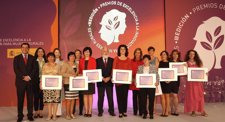 Entrega de premios de Excelencia a la Innovación para Mujeres Rurales 2012
