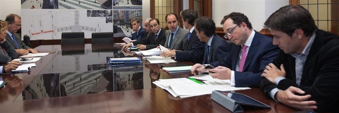 Reunión del Patronato del FIS, en el Ayuntamiento de Santander