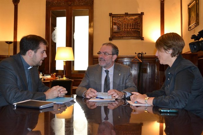 El obispo Xavier Novell, Joan Reñé y la diputada Rosa Pujol