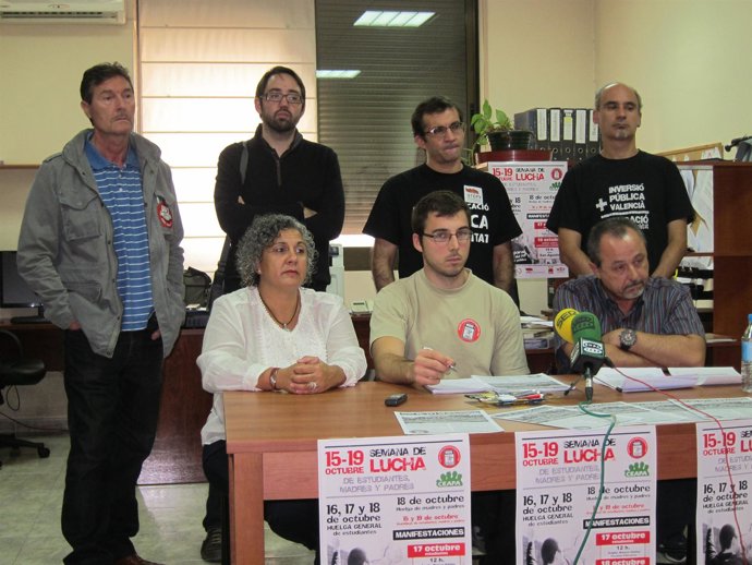 Carlos Naranjo (en el centro) en la presentación de la 'Semana de lucha' 