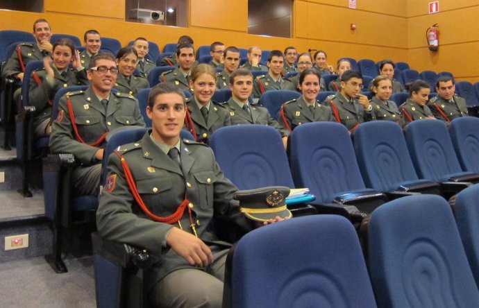 Futuros médicos militares que empiezan sus estudios 