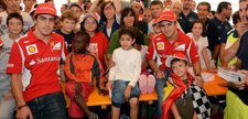 Alonso y Massa visitan a los afectados por el terremoto de Italia